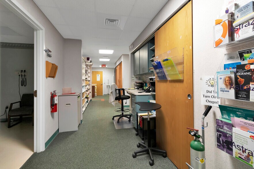 More Photos Of 2525 Harbor Blvd, Port Charlotte Medical For Lease