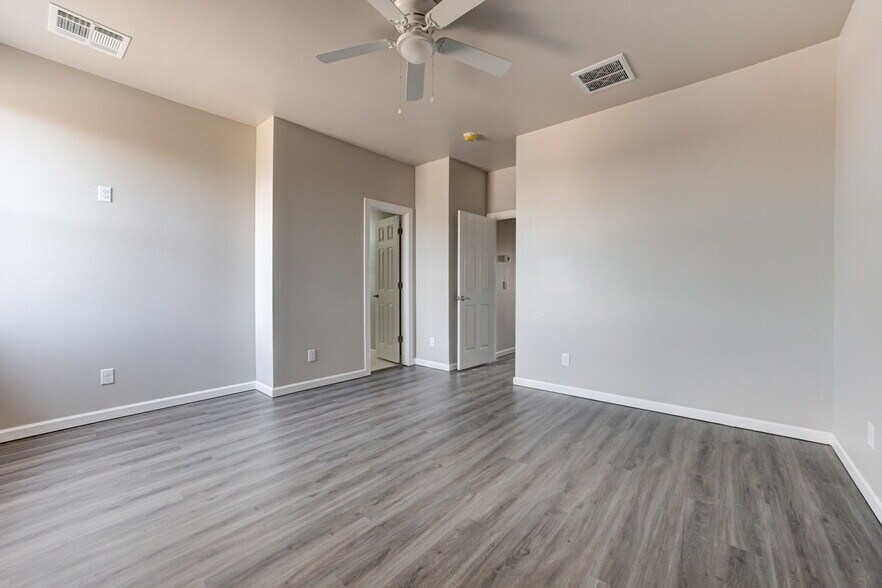 More Photos Of 12001 Rivers Trl, Oklahoma City Specialty For Sale