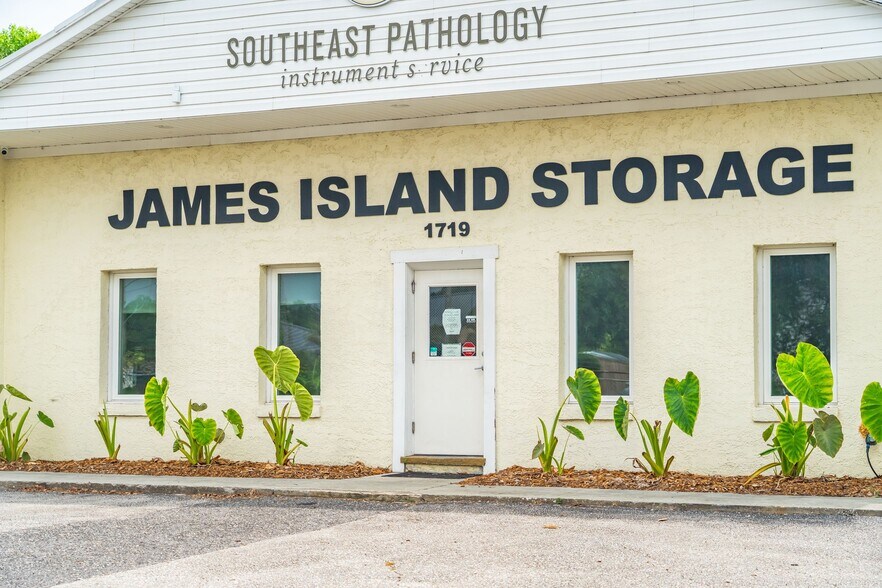 More Photos Of 1719 Signal Point Rd, Charleston Self Storage For Sale