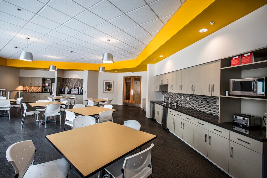 More Photos Of 12080 N Corporate Pky, Mequon Office For Lease