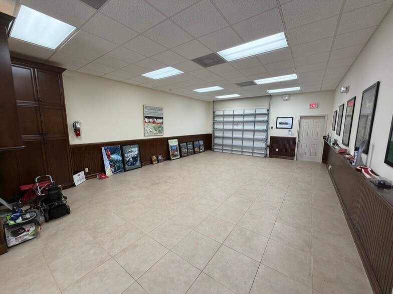 More Photos Of 212 N U.S. Hwy 1, Tequesta Warehouse For Sale