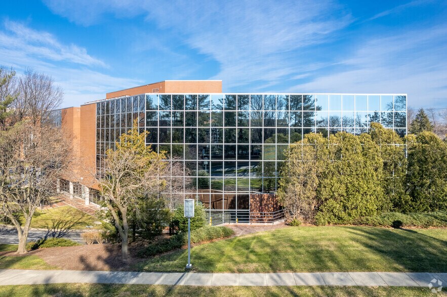 More Photos Of 9200-9211 Corporate Blvd, Rockville Unknown For Lease