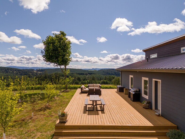 More Photos Of 12000 NW Old Wagon Rd, Carlton Winery Vineyard For Sale