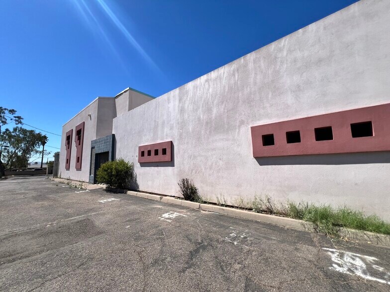 More Photos Of 2641 E McDowell Rd, Phoenix Loft Creative Space For Lease
