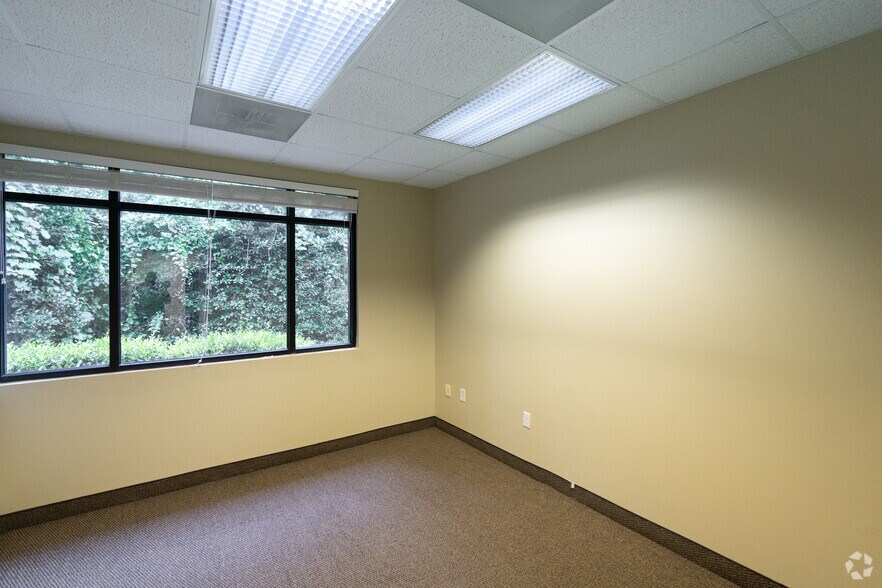 More Photos Of 1520 E Franklin St, Chapel Hill Medical For Sale