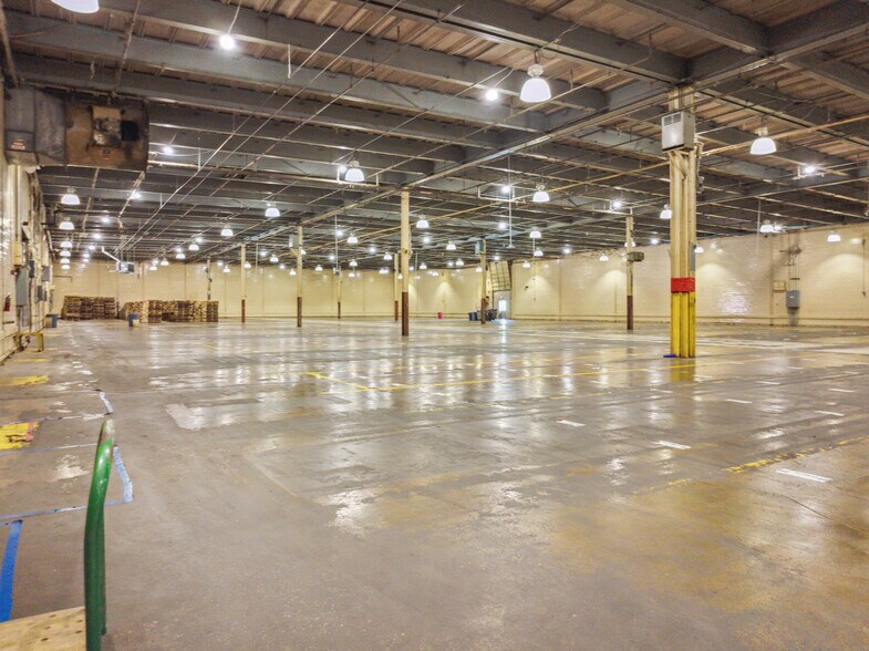 More Photos Of 715 E 2nd St, Stevenson Warehouse For Sale