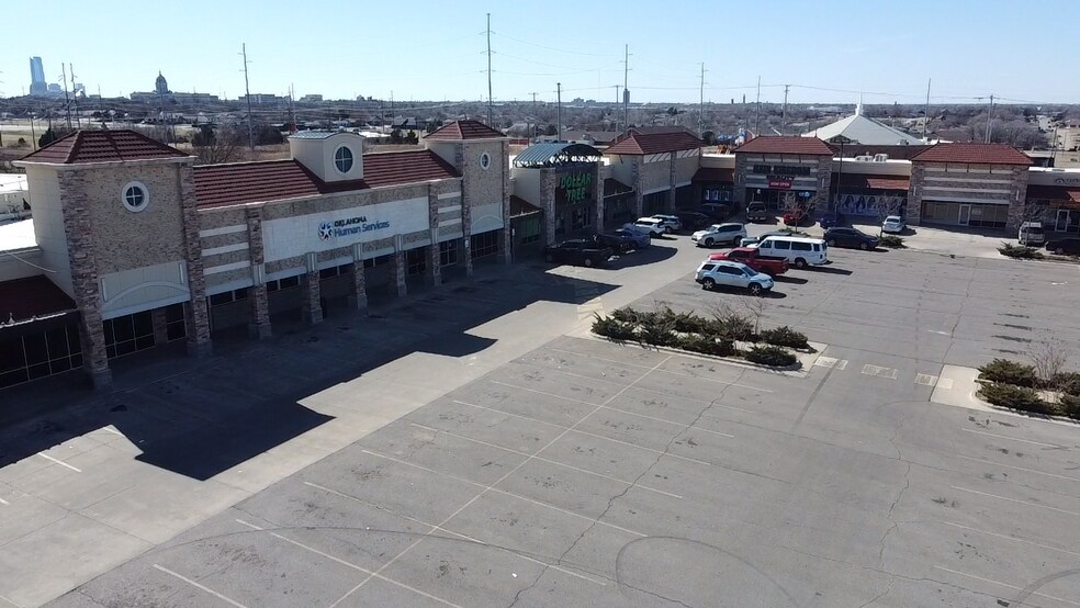 More Photos Of 1104-1148 NE 36th St, Oklahoma City General Retail For Lease