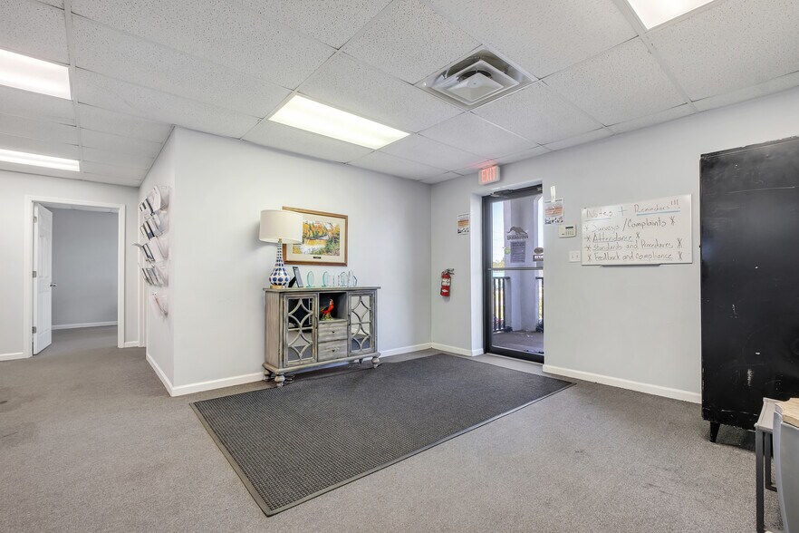 More Photos Of 495 Fortune Blvd, Midway Light Distribution For Lease