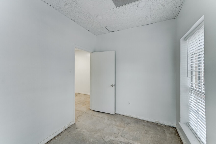 More Photos Of 14721 Pebble Bend Dr, Houston Medical For Lease