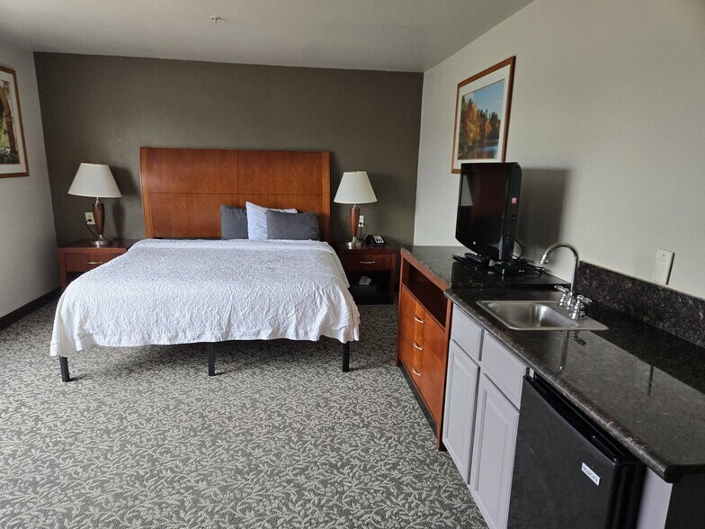 More Photos Of 8350 Razorback Rd, Colorado Springs Hotel For Sale