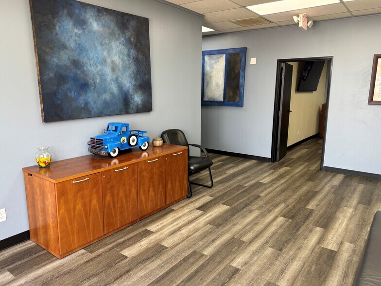 More Photos Of 910 KCK Way, Cedar Hill Distribution For Sale