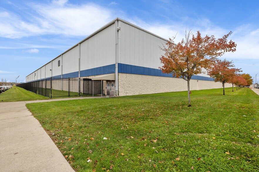 Primary Photo Of 4333-4335 W Fort St, Detroit Distribution For Lease
