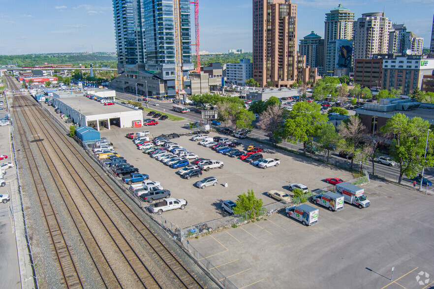 Primary Photo Of 1009D 9th Ave SW, Calgary Parking Lot For Sale