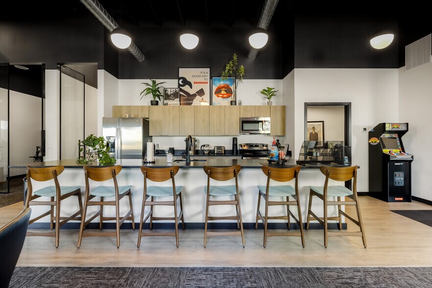 More Photos Of 2192 W College Ave, Englewood Warehouse For Sale