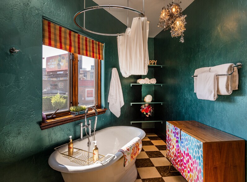 More Photos Of 2150 Curtis St, Denver Storefront Retail Office For Sale