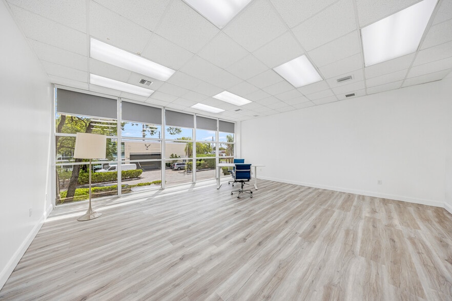 More Photos Of 8009 NW 29th St, Doral Warehouse For Sale