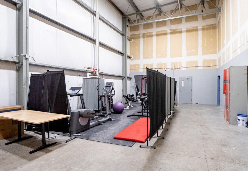 More Photos Of 5040 12A St SE, Calgary Warehouse For Lease