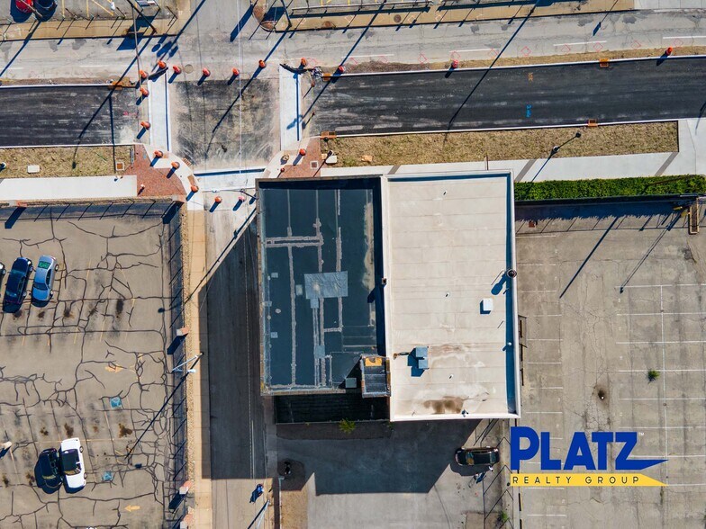 More Photos Of 208 W Front St, Youngstown Bar For Lease