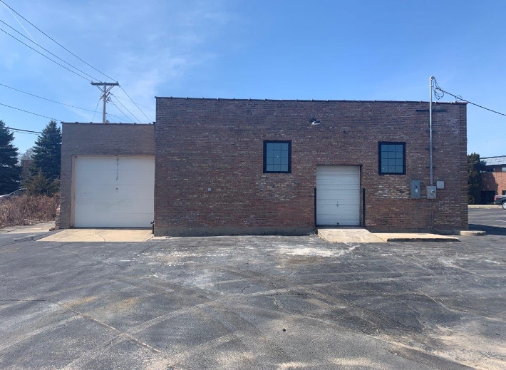 More Photos Of 1315 E Main St, St Charles Warehouse For Sale