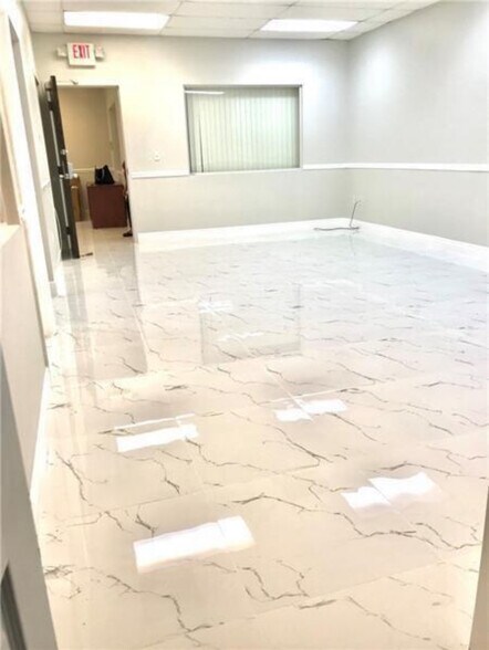 More Photos Of 1801-1867 Banks Rd, Margate Office For Lease