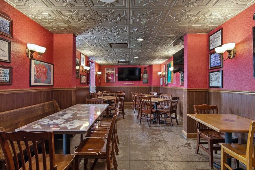More Photos Of 442 Water St, Eau Claire Bar For Sale
