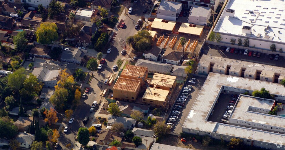 More Photos Of 10821 Hartsook St, North Hollywood Apartments For Sale