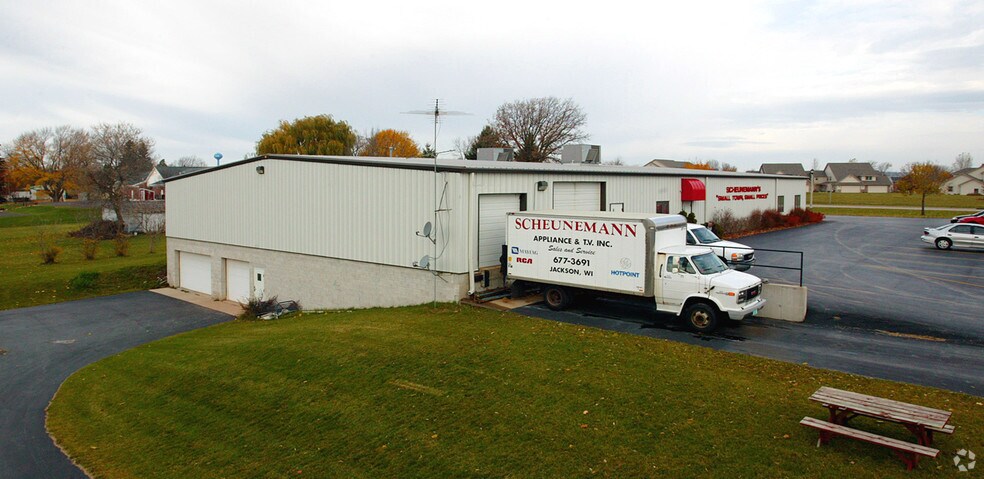 More Photos Of N168W20069 E Main St, Jackson Freestanding For Lease