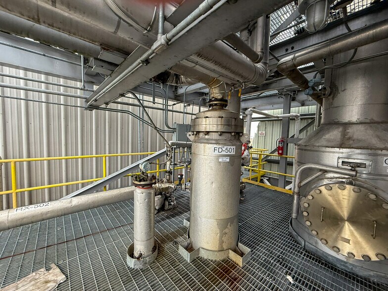 More Photos Of 5640 44th Ave S, Clinton Office For Sale