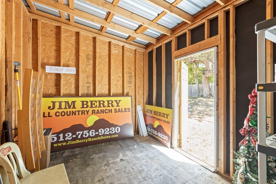 More Photos Of 503 S Highway 281, Burnet Office For Sale
