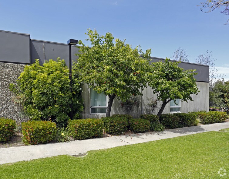 More Photos Of 3187 Airway Ave, Costa Mesa Light Manufacturing For Lease