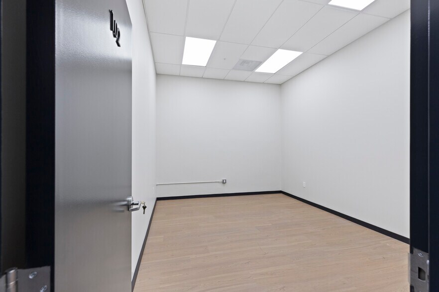 More Photos Of 939 10th St, Modesto Storefront Retail Office For Lease