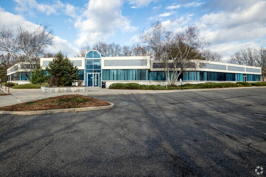 More Photos Of 23 Technology Dr, Setauket Medical For Lease
