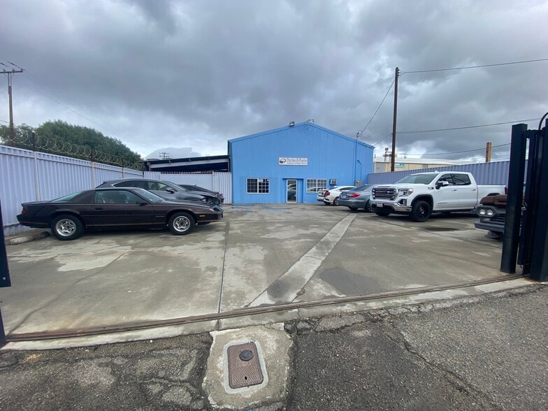 More Photos Of 20663-5 Santa Clara St, Canyon Country Warehouse For Sale