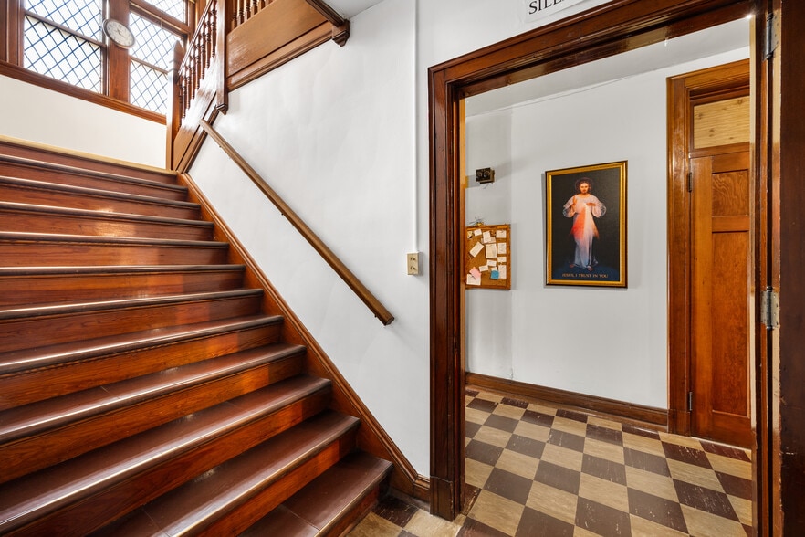 More Photos Of 94 Shoshone st, Buffalo Religious Facility For Sale