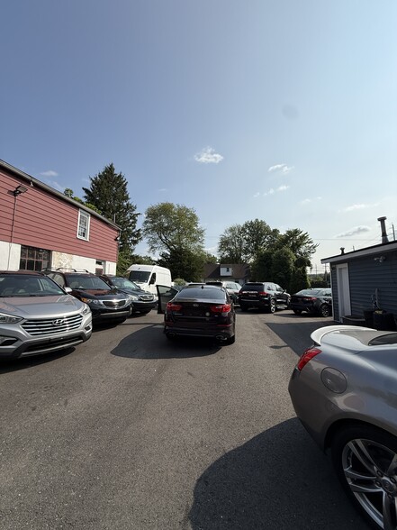 More Photos Of 689 Pascack Rd, Washington Township Bergen Auto Repair For Sale