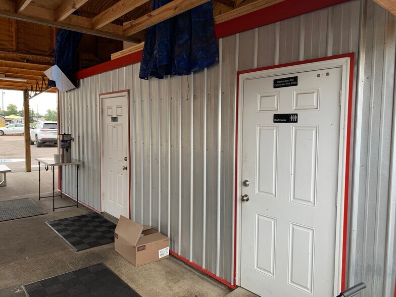 More Photos Of 300 E Magnolia Ave, Geneva Land For Sale