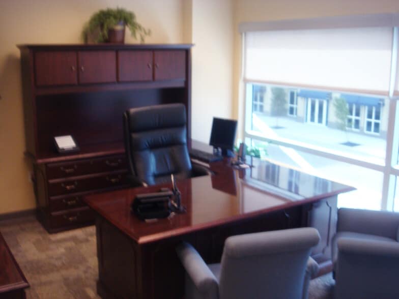 More Photos Of 1120 E Kennedy Blvd, Tampa Office For Lease