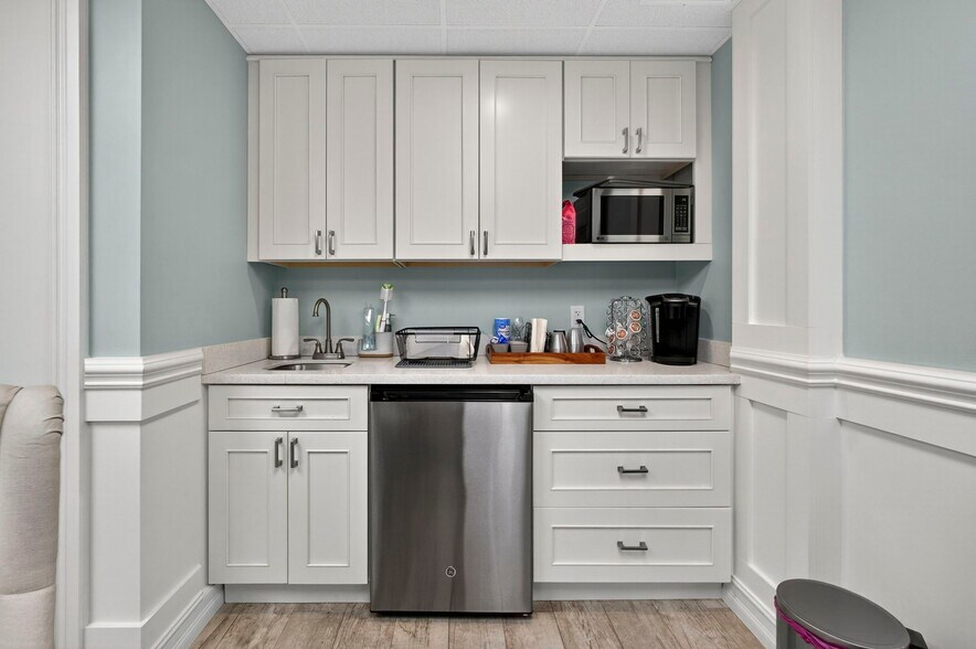 More Photos Of 685 Royal Palm Beach Blvd, Royal Palm Beach Medical For Sale