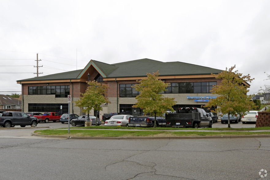 Primary Photo Of 1270 Pontiac Rd, Pontiac Office For Lease