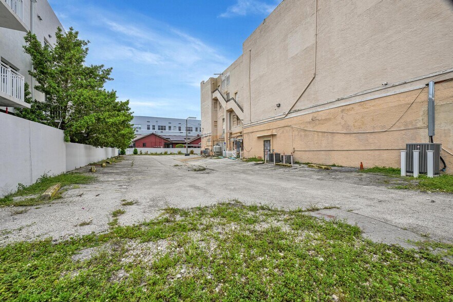 More Photos Of 124 NW 15th Ave, Miami Religious Facility For Sale