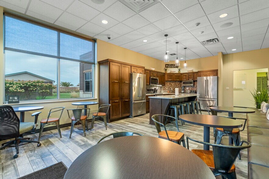 More Photos Of 9404 Margo Ln, Munster Office For Sale