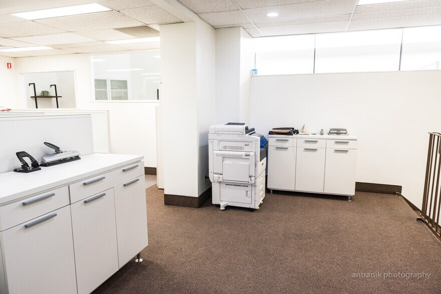 More Photos Of 455 Rue Notre-Dame E, Montréal Office Residential For Sale