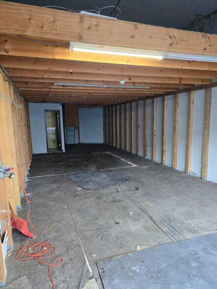 More Photos Of 6 Tulip Ave, Floral Park Warehouse For Lease