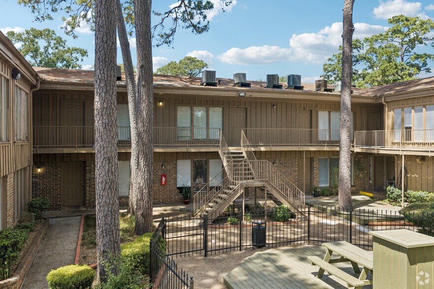 More Photos Of 1510 Odd Fellow St, Conroe Apartments For Sale