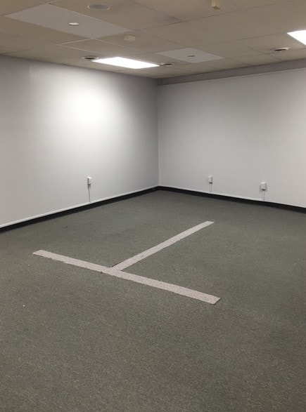 More Photos Of 28 Liberty St, Westminster Apartments For Lease