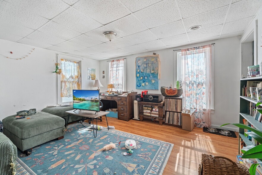 More Photos Of 632 W Seneca St, Ithaca Bar For Sale