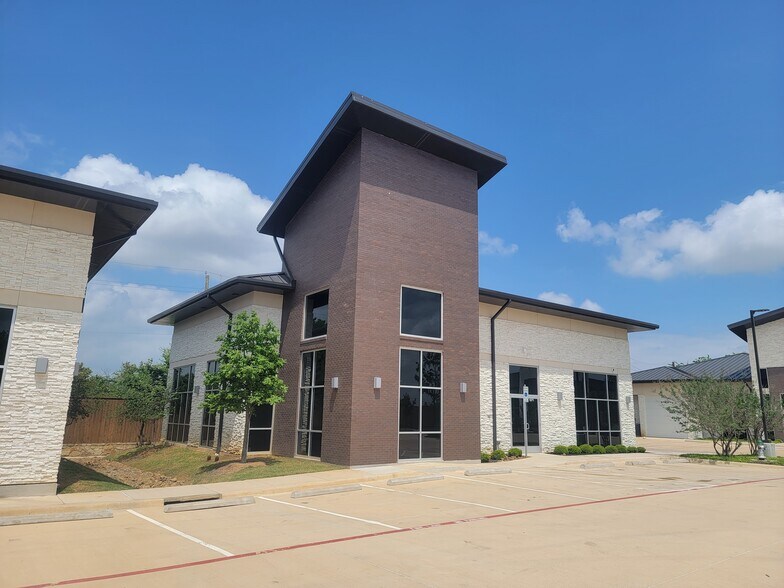 Primary Photo Of 1371 Brumlow Ave, Southlake Office For Lease