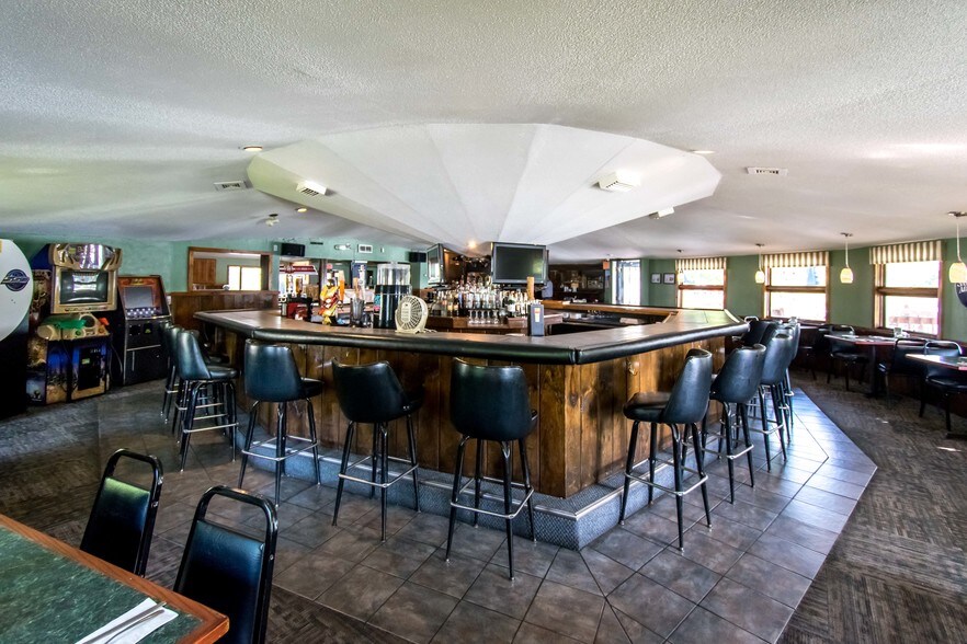 More Photos Of 141 Congamond Rd, Southwick Restaurant For Lease
