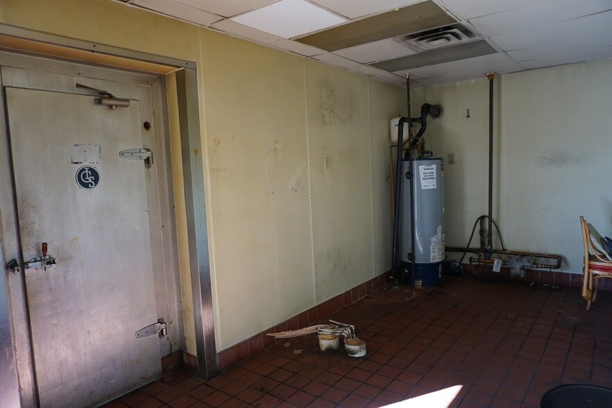 More Photos Of 3565 Libbey Rd, Perrysburg Fast Food For Lease