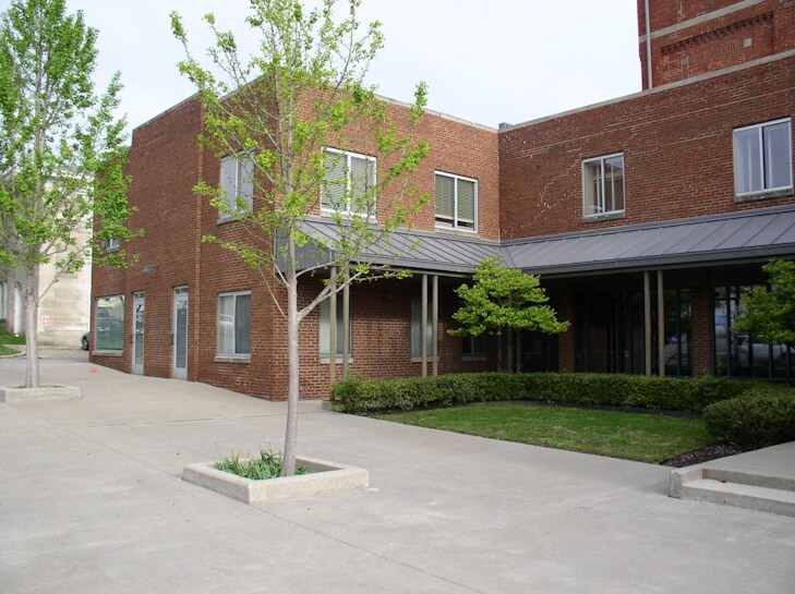 More Photos Of 400 W 7th St, Bloomington Office For Sale